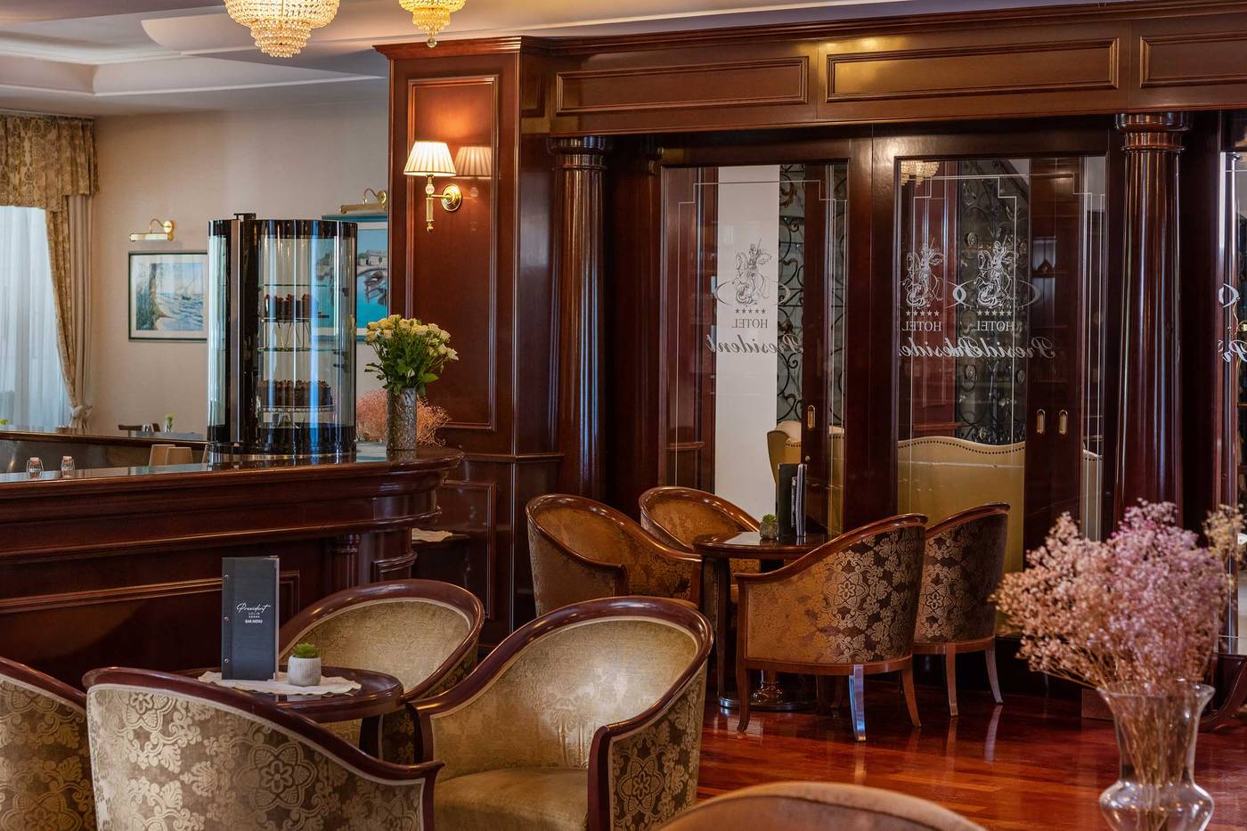 President-Solin-Bar-39