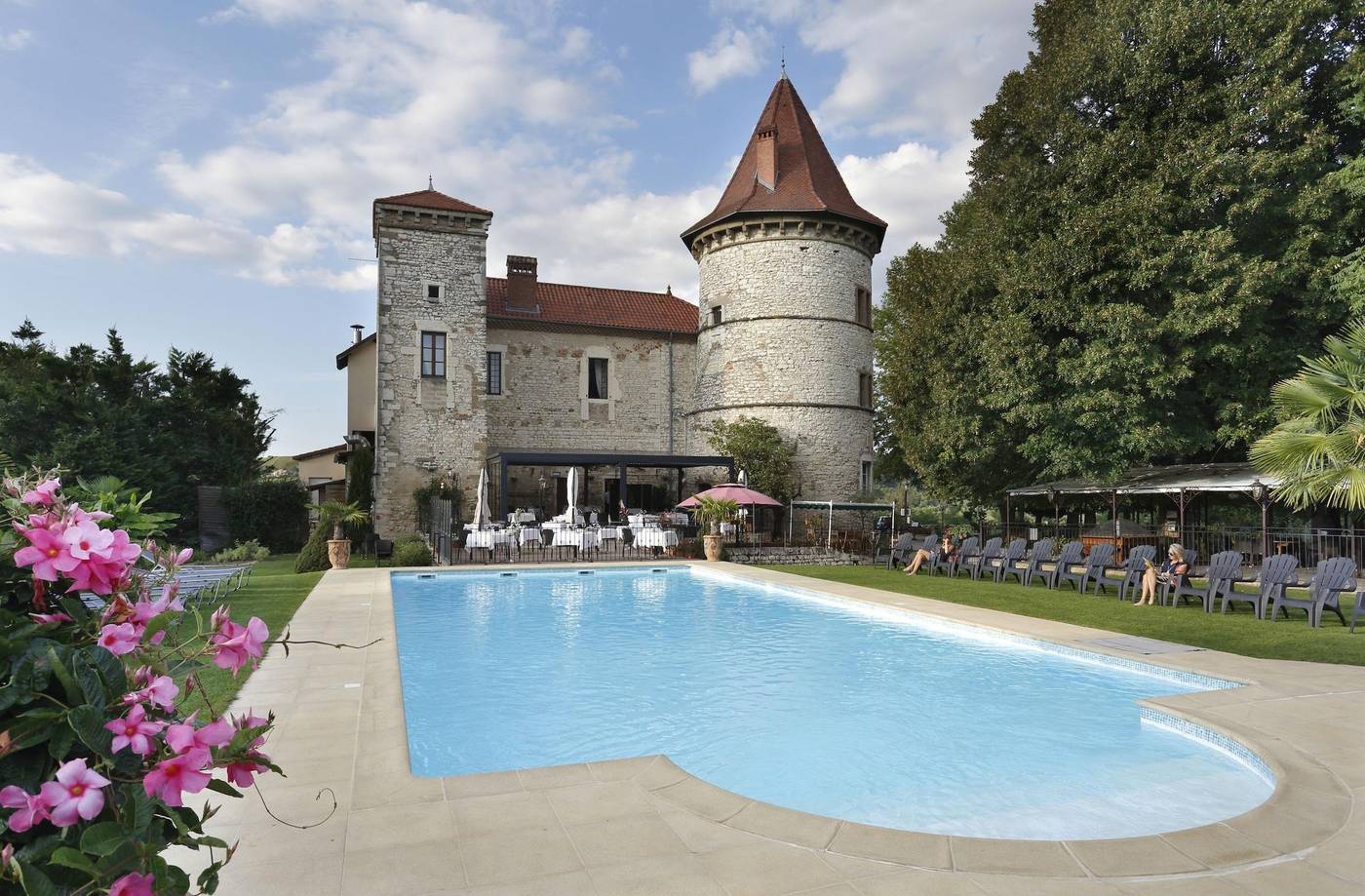 Château Chapeau Cornu - France - VIGNIEU - Sports and Entertainment - 2