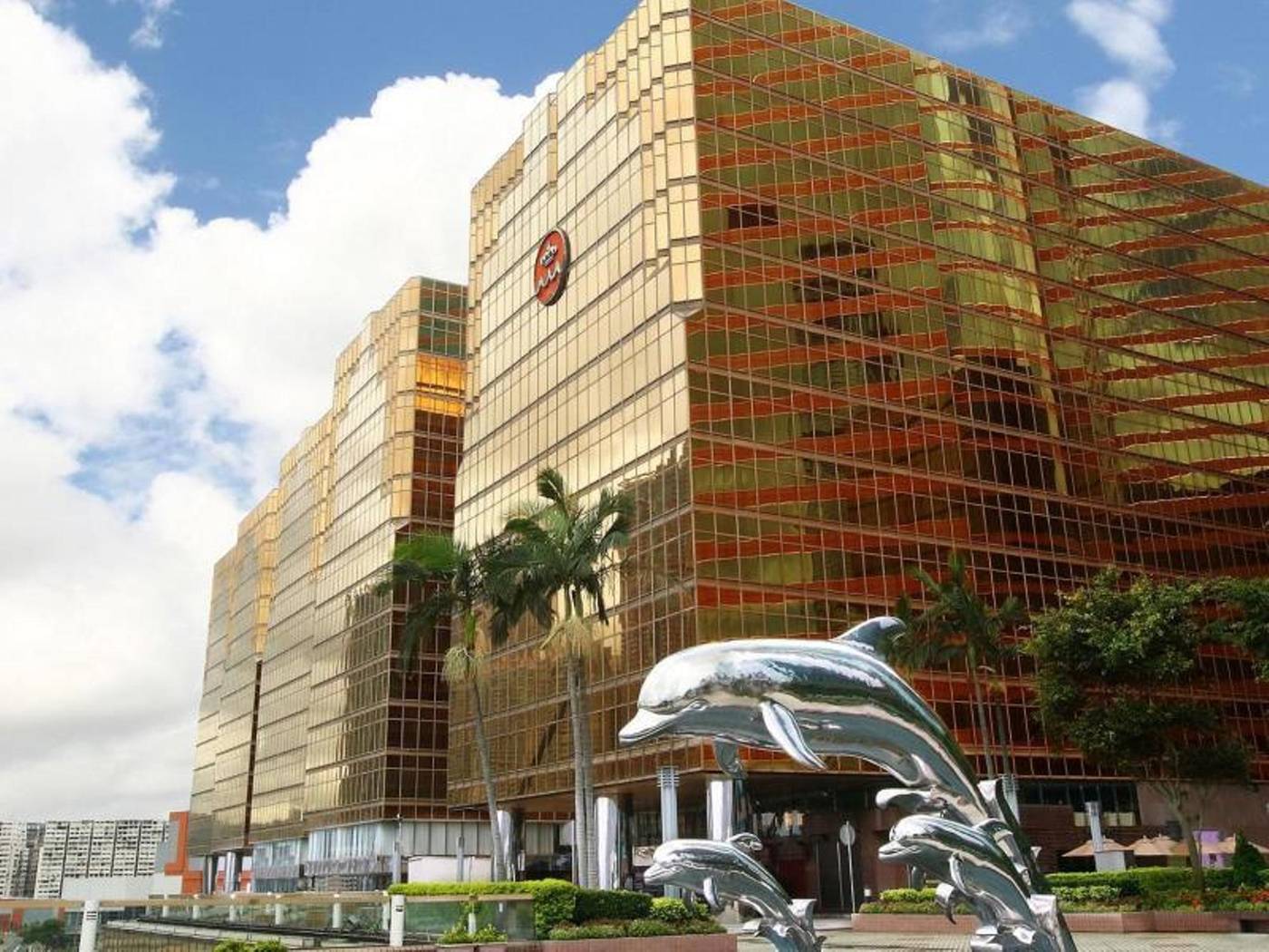 Royal-Pacific-Hotel-and-Towers-General-view-5