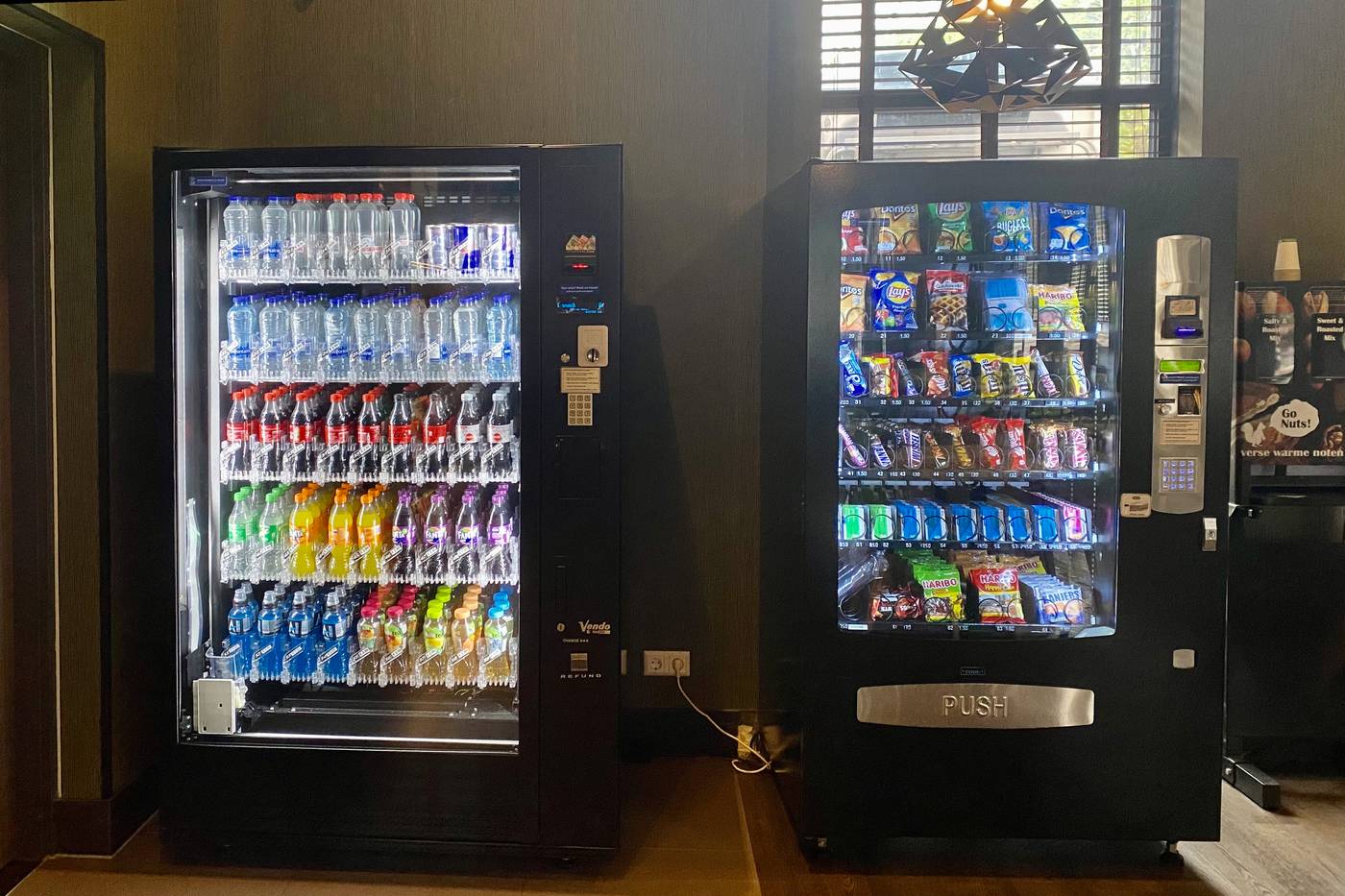 Xo-Hotels-Couture-Lobby-15