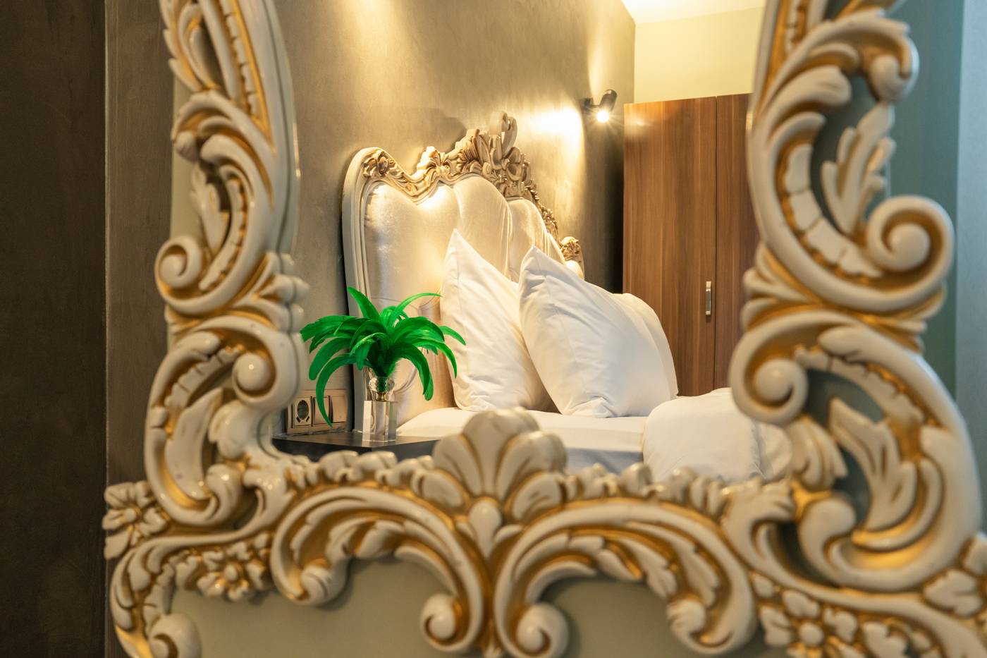 Monezza-Hotel-Room-52