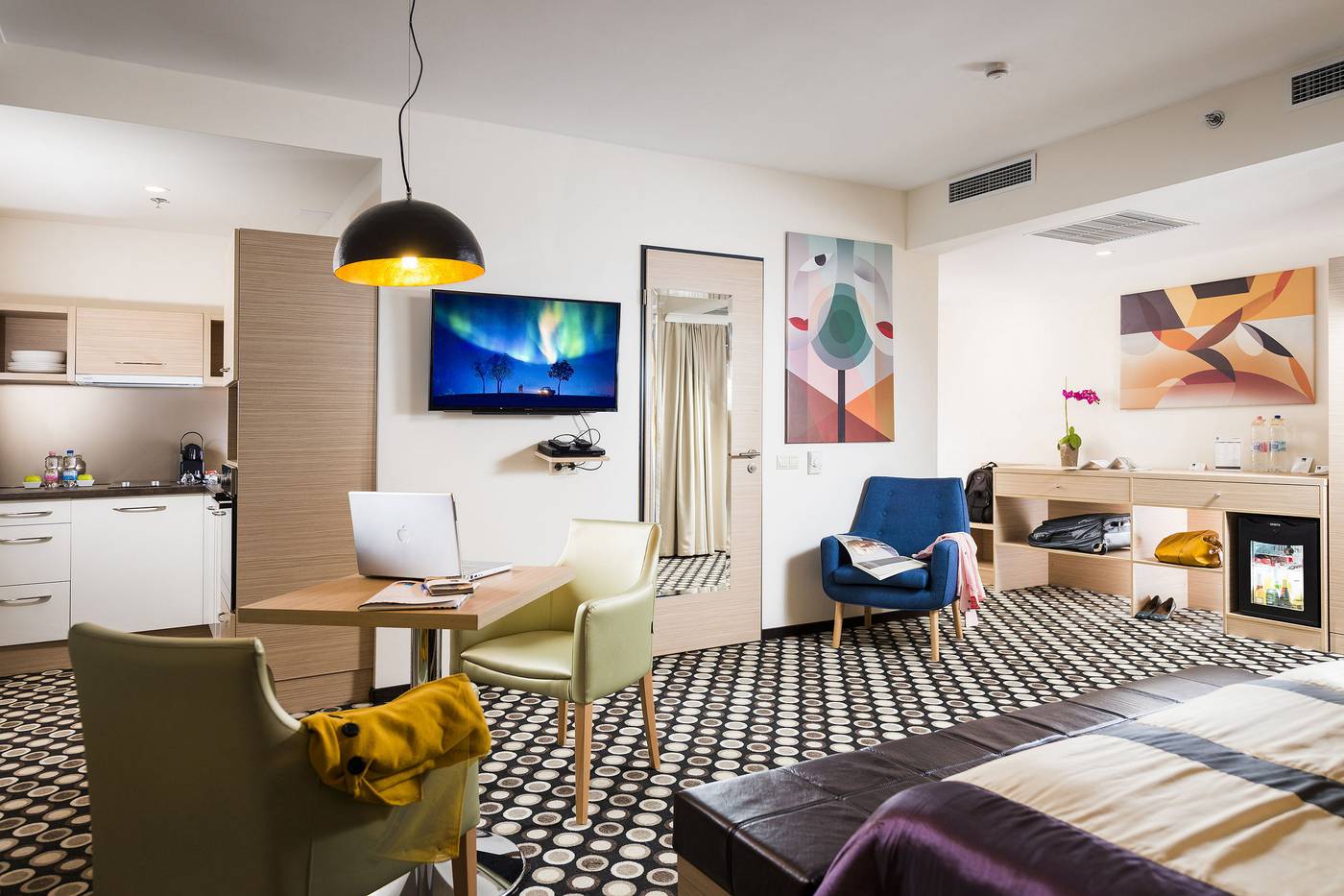 Bo33-Hotel-Family-and-Suites-Room-9