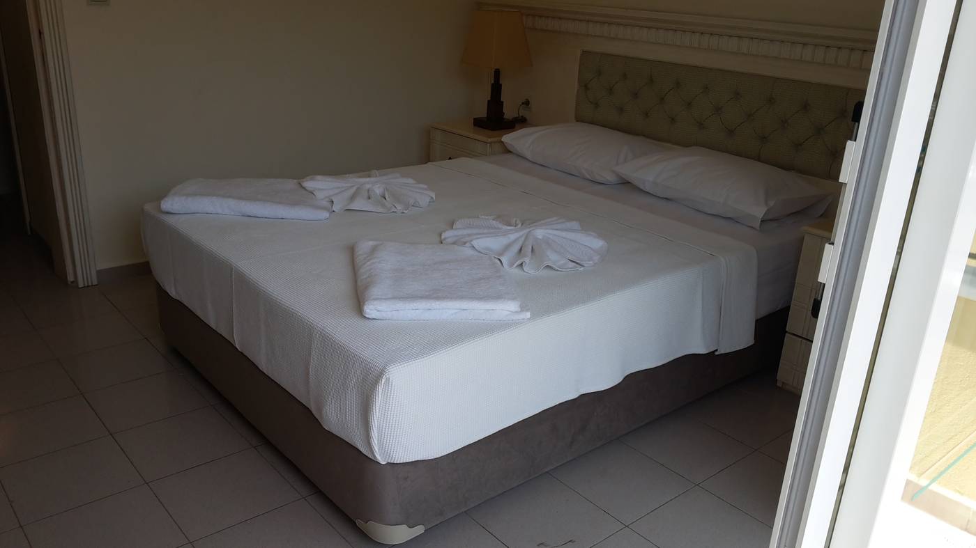 Sahin-Palace-Apartments-Room-20