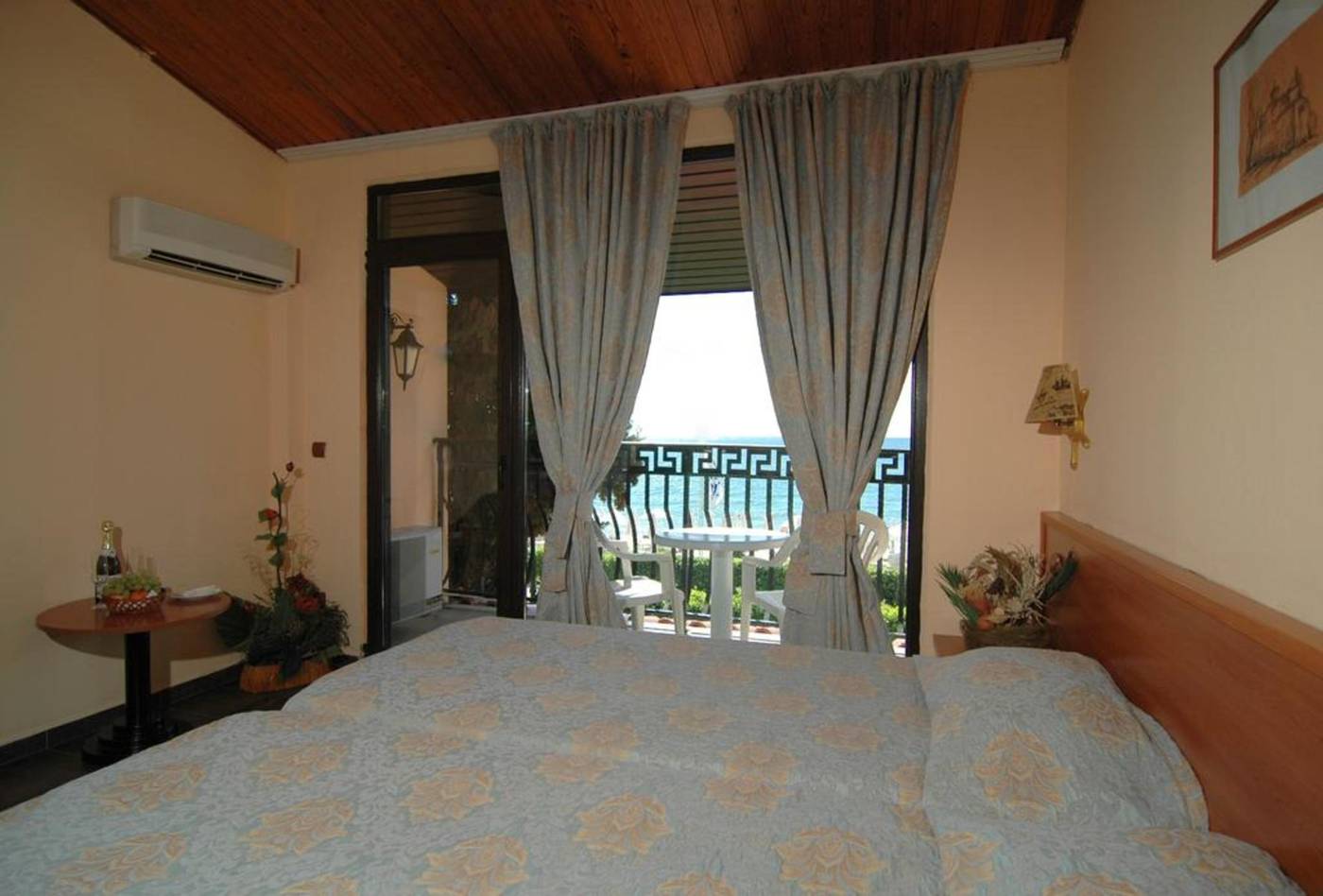 Elenite-Holiday-Village-Room-27