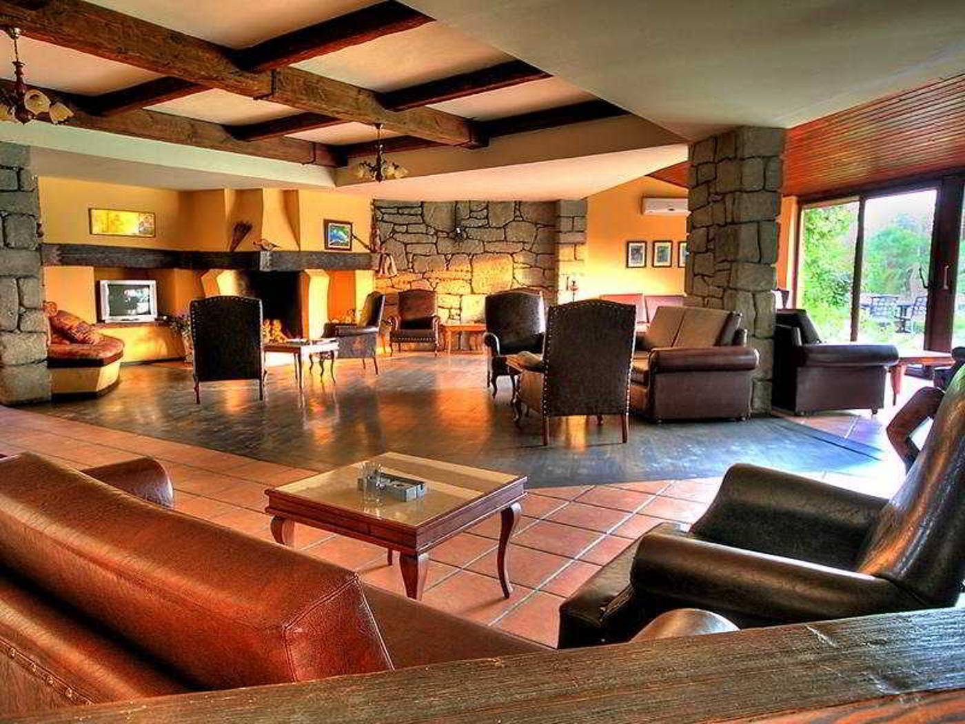 Club-Hotel-Flora-Lobby-21