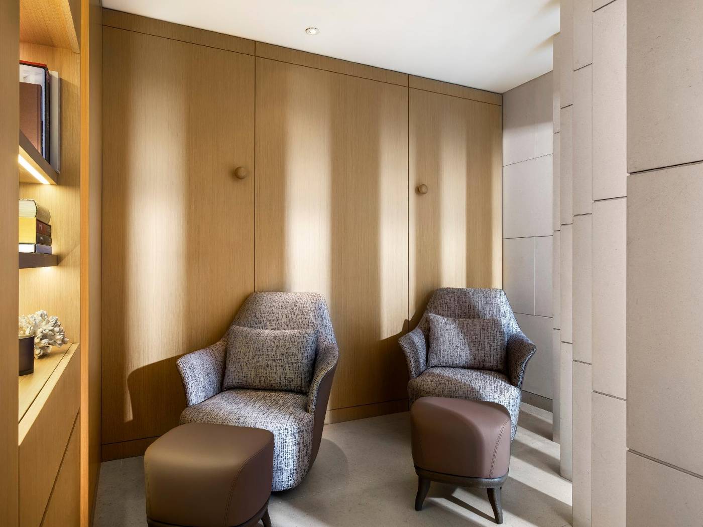 The-Upper-House-Hong-Kong-Lobby-15