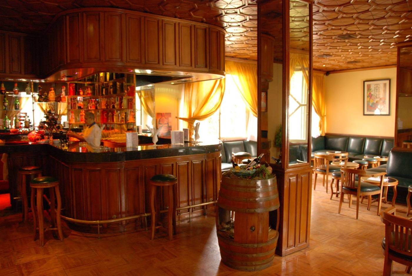 Le-Tivoli-Hotel-Bar-31