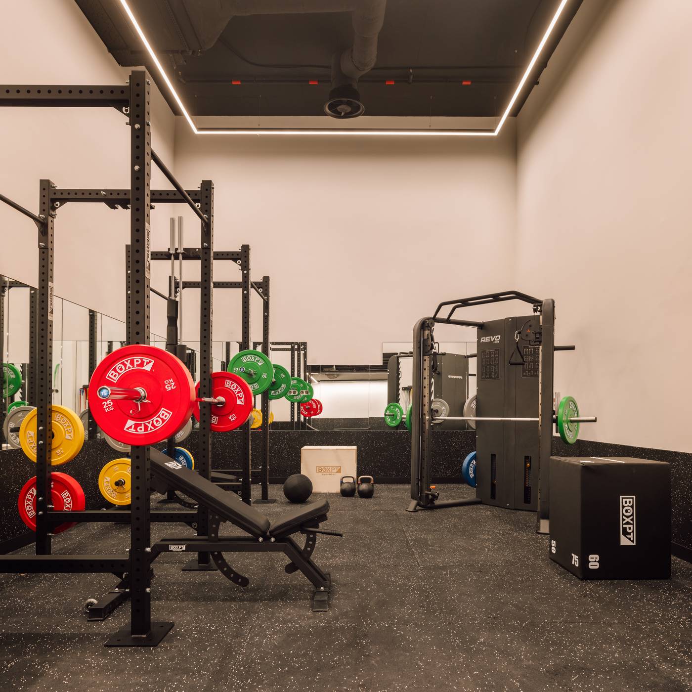 Locke-De-Santa-Joana-Sports-and-Entertainment-75