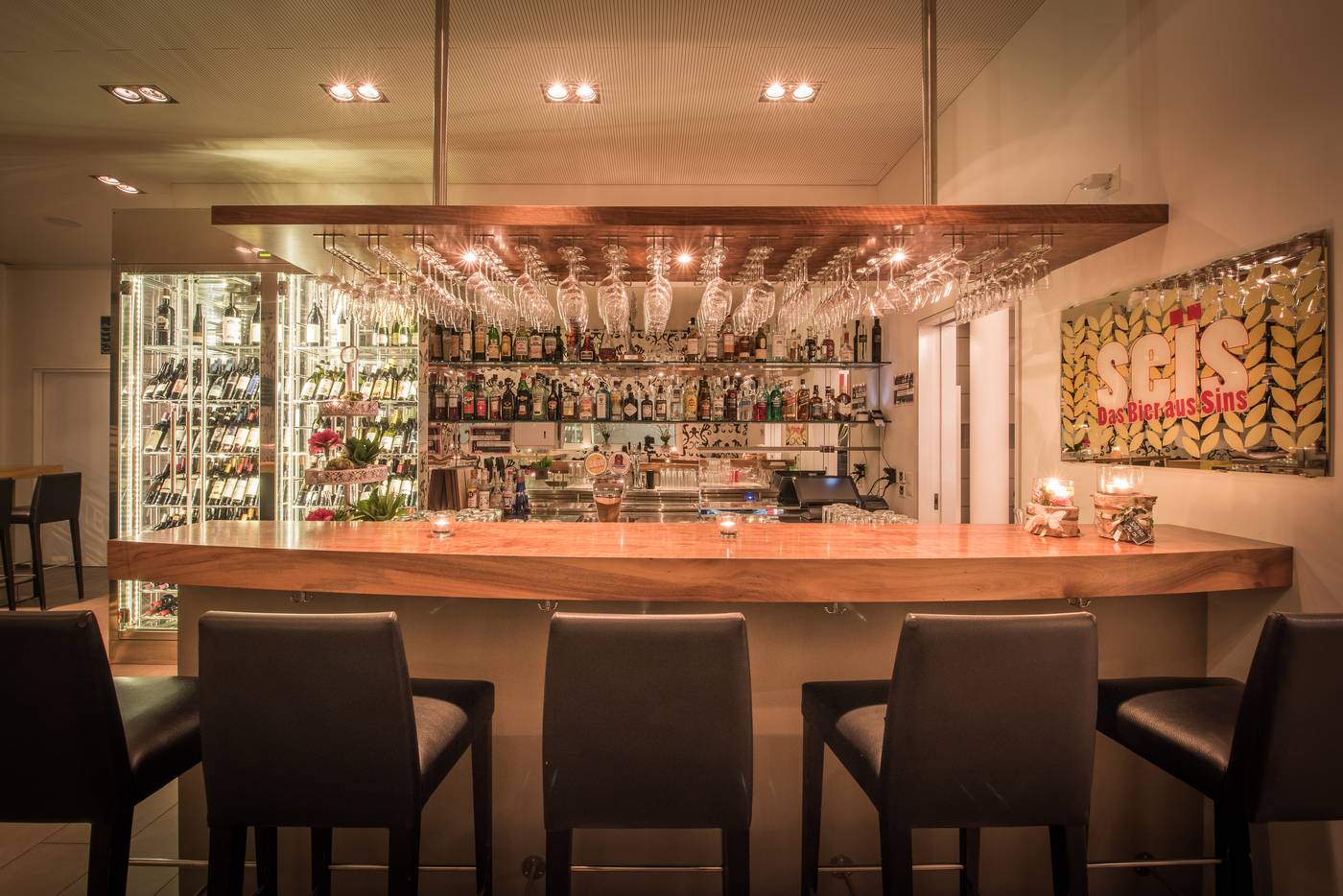 Hotel Arcade-Switzerland-Sins-Bar-10