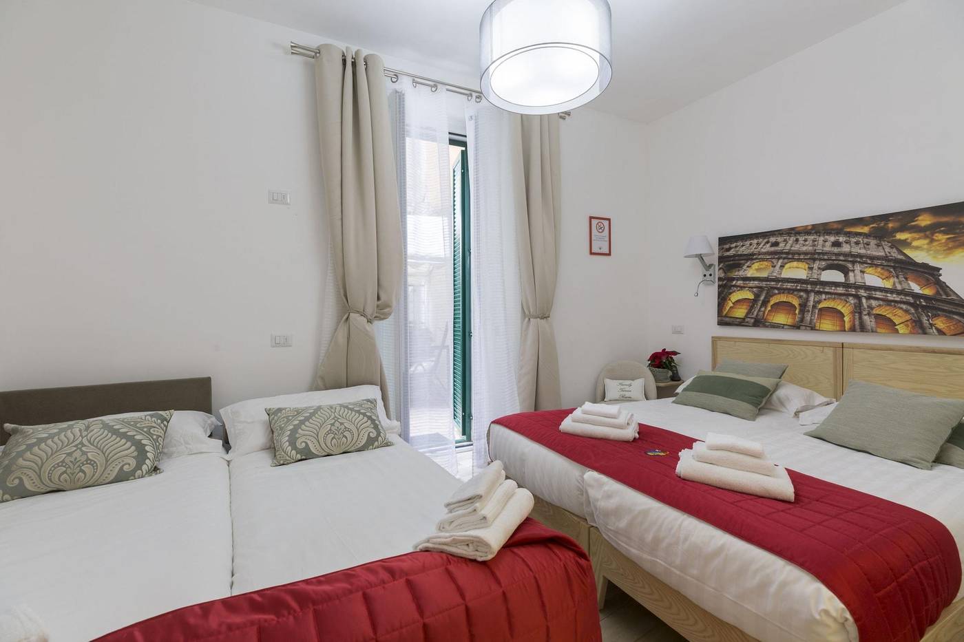 Flatinrome-Trastevere-Deluxe-Rooms-Room-13