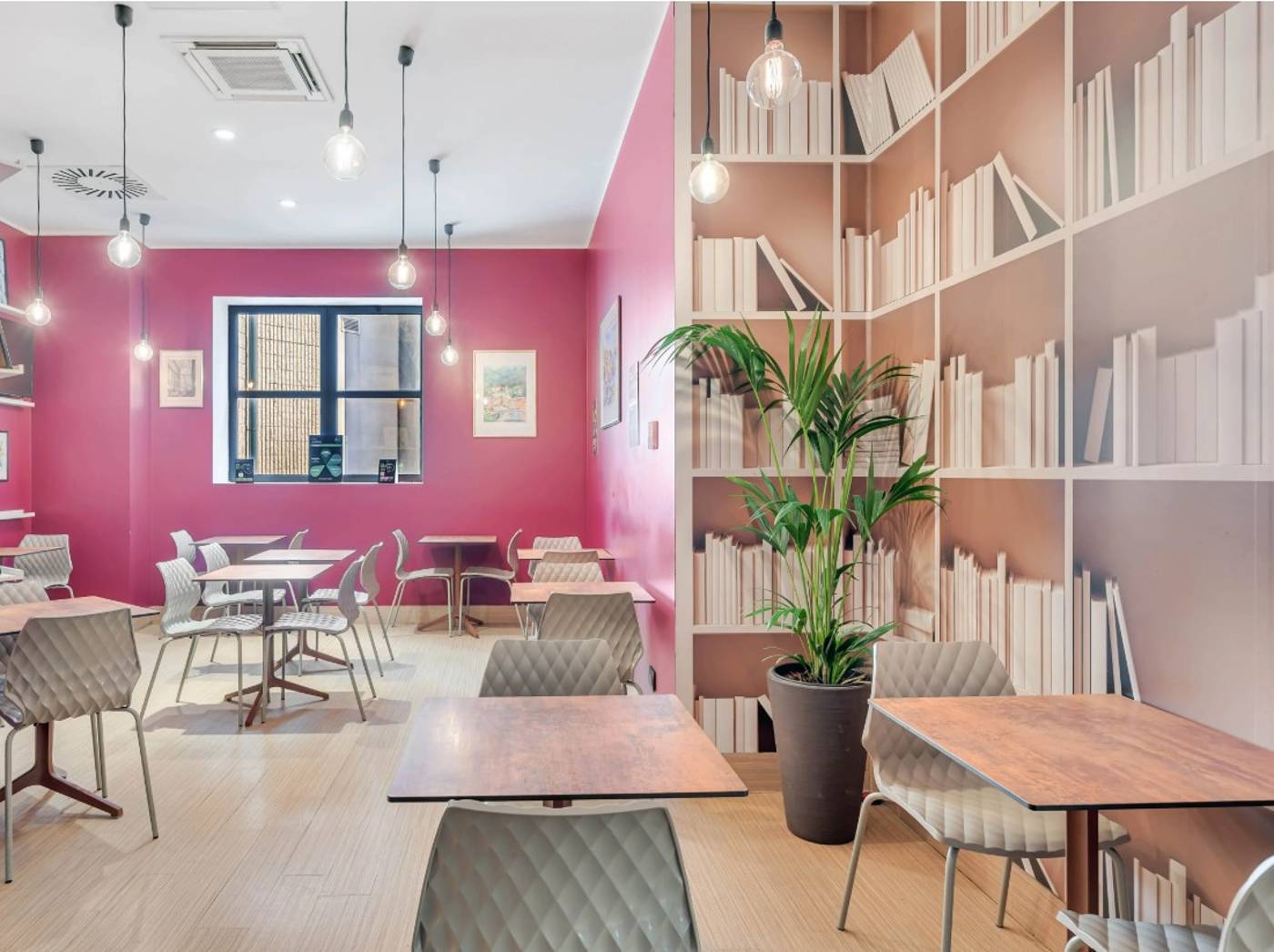 B-B-Hotel-Milano-San-Siro-Lobby-6