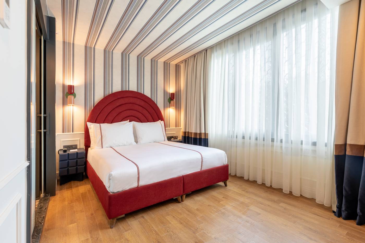 Khai-Hotel-Karakoy-Room-11
