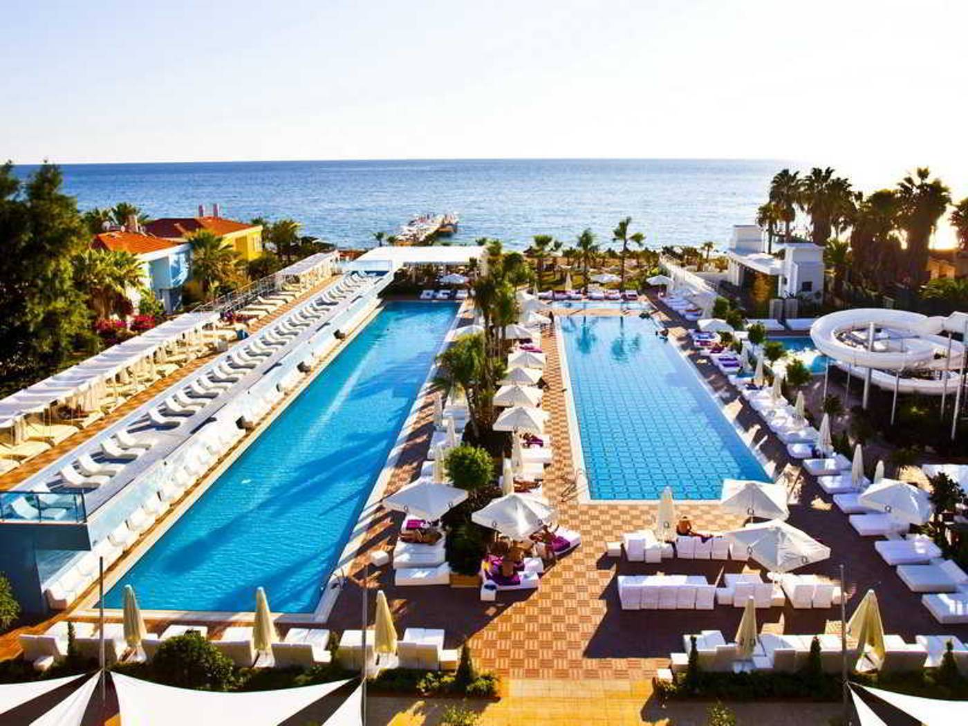 Q-Premium-Resort-Pool-5