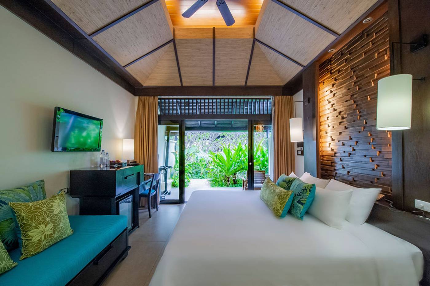 Impiana-Resort-Patong-Phuket-Room-22