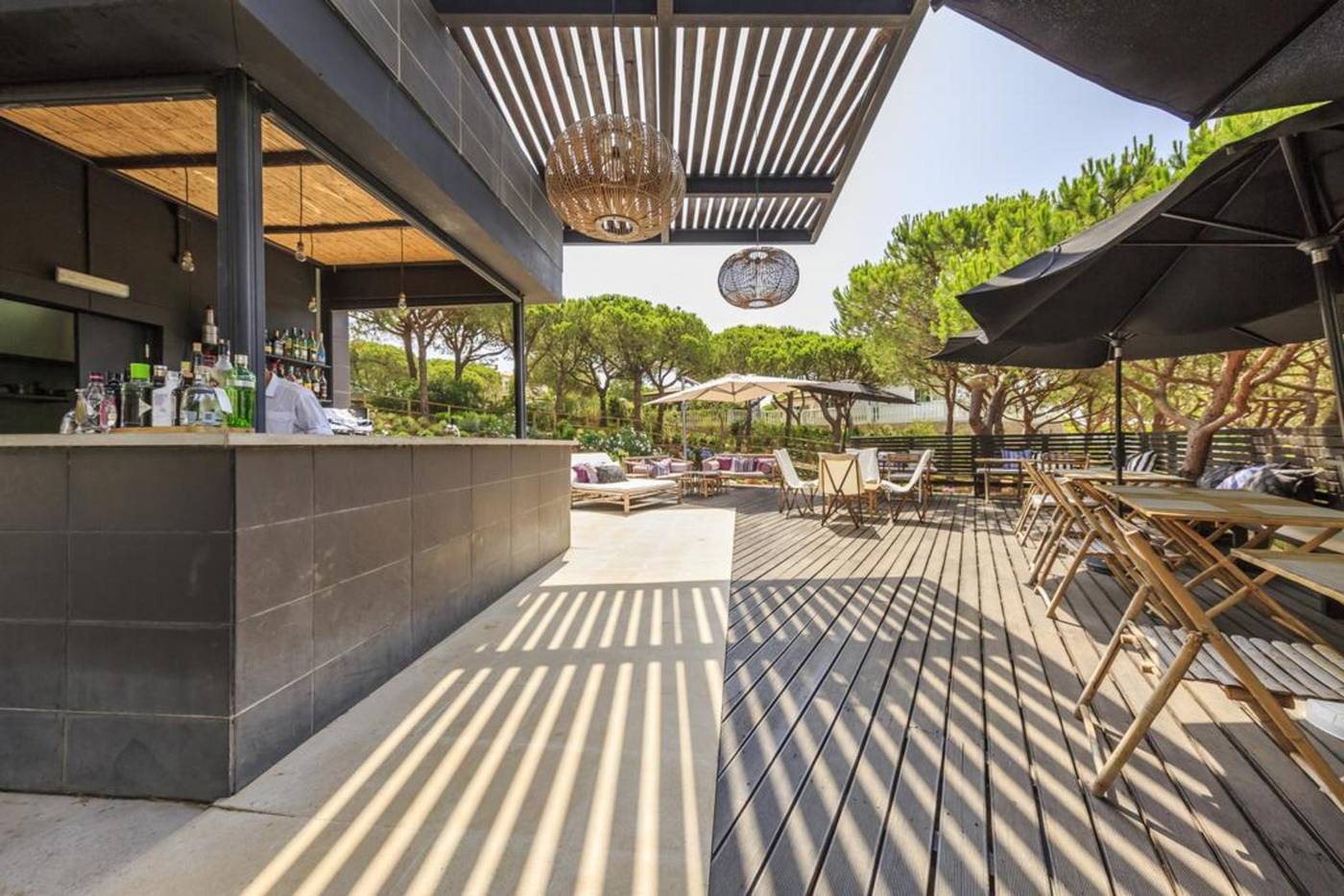 Praia-Verde-Boutique-Hotel---Design-Hotels-Bar-11