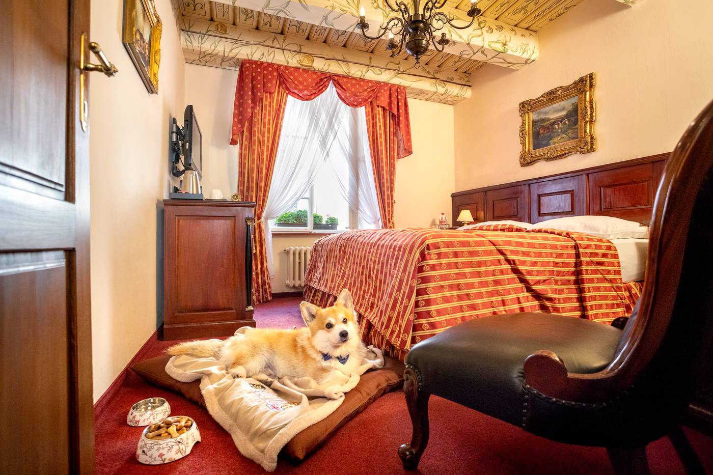 Hotel-U-Zlateho-Stromu-Prague-by-BHG-Room-37