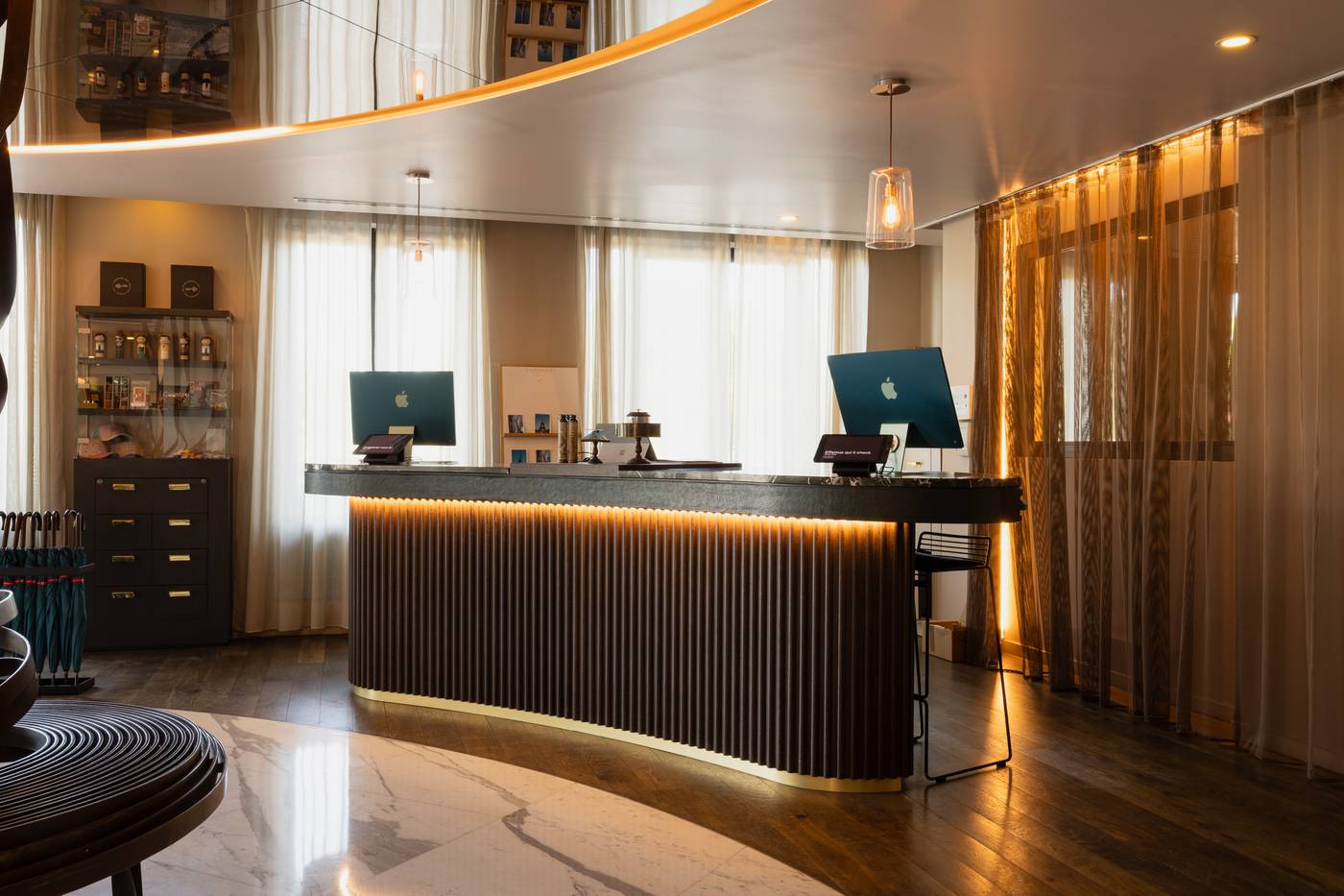 Terrass-Hotel-Montmartre-Lobby-9