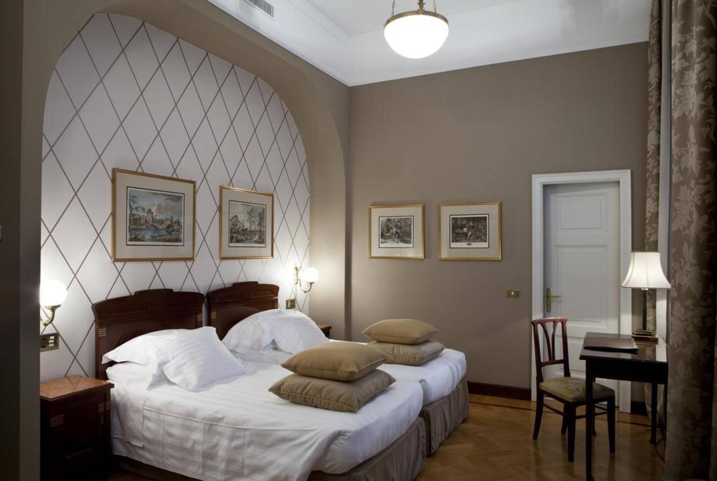 Grand-Hotel-et-de-Milan---The-Leading-Hotels-Room-33