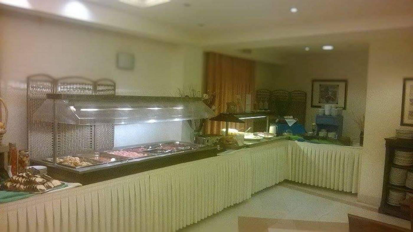 CNIC-Hellinis-Restaurant-17