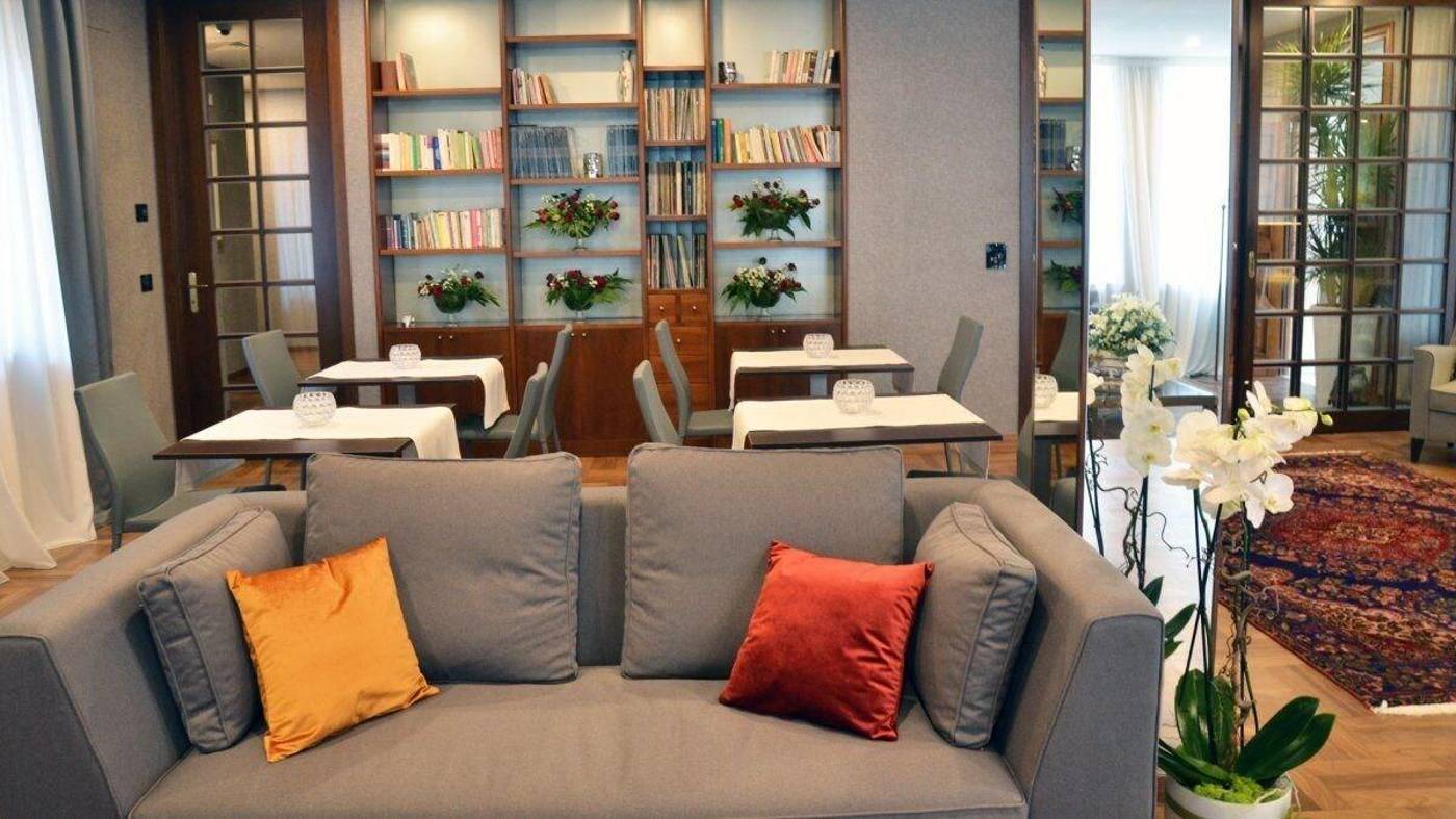 Borea-Luxury-B-B-Lobby-5