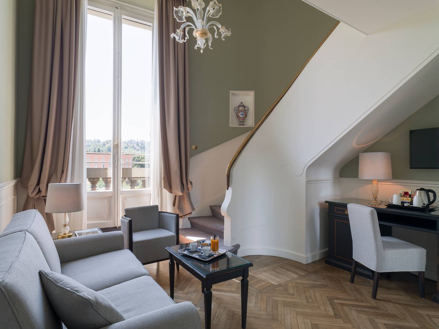 Plaza-Lucchesi-Room-8