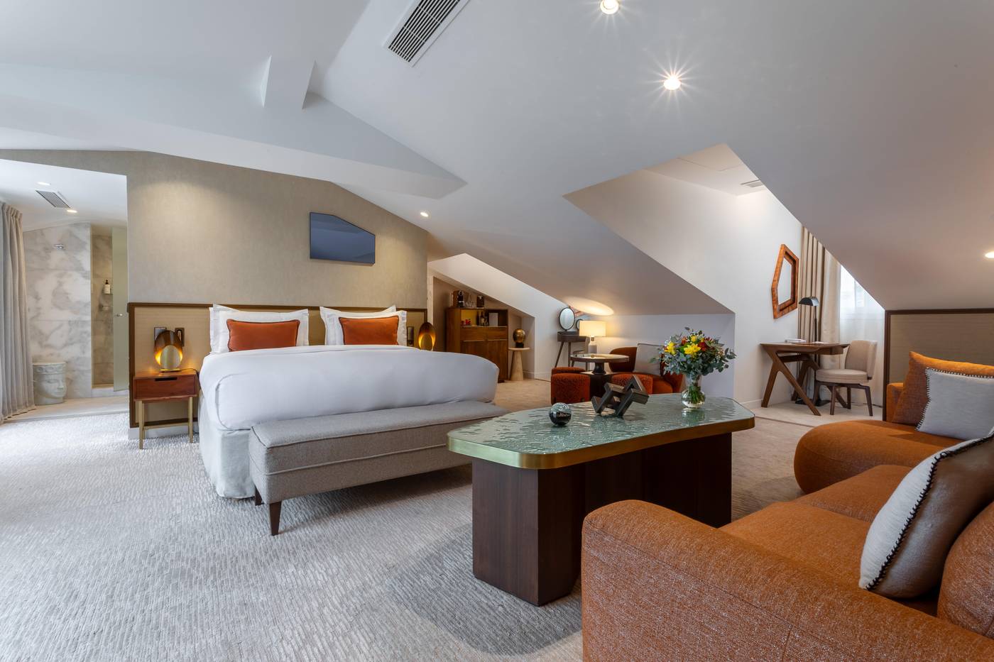 InterContinental-Paris---Champs-Elysees-Etoile--an-IHG-Hotel-Room-12