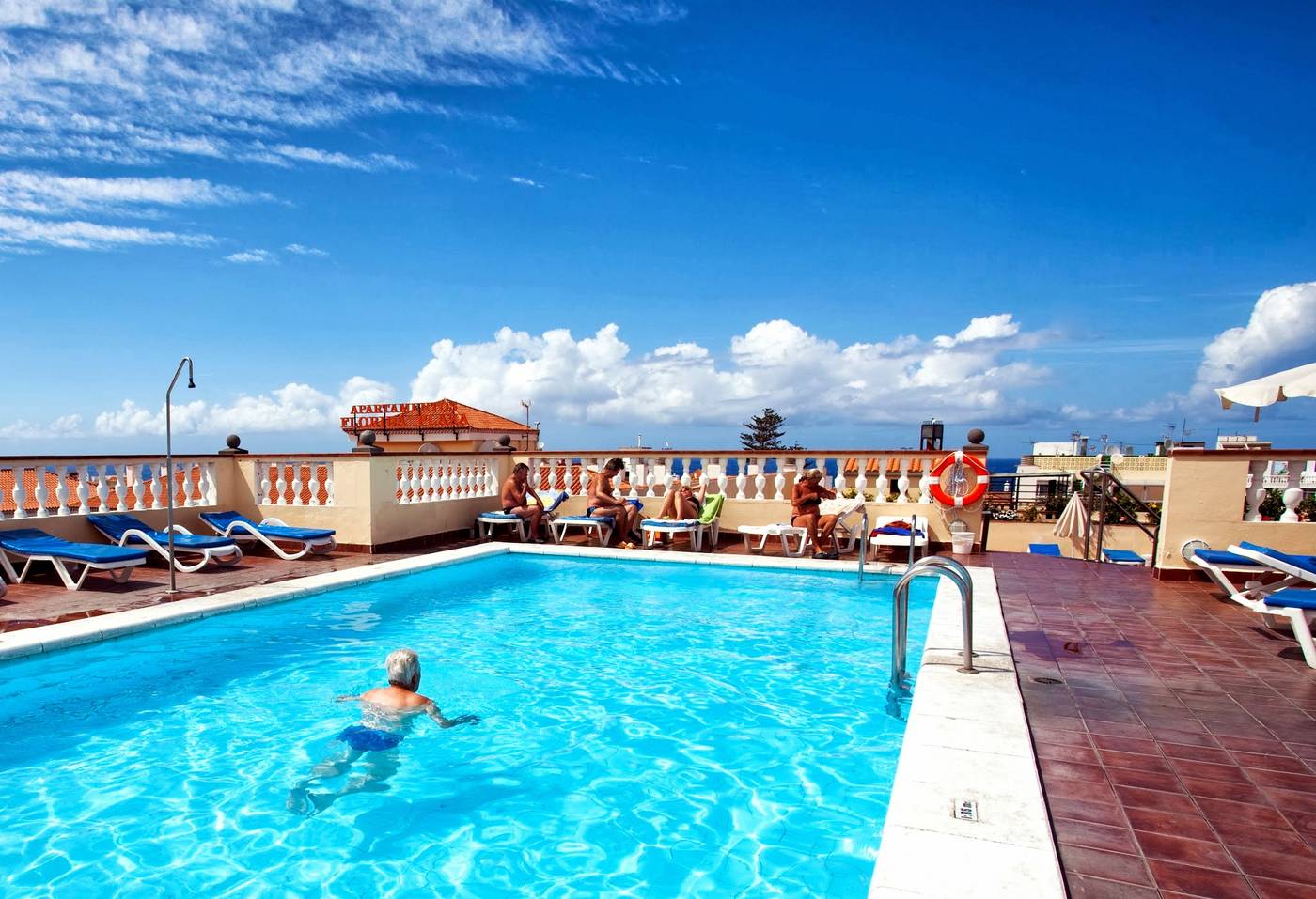 Be-Smart-Florida-Plaza-Pool-1