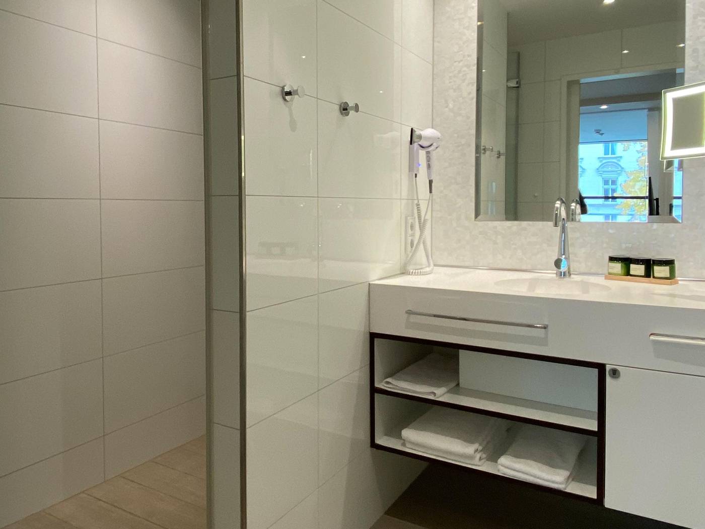 Mercure-Hotel-MOA-Berlin-Room-48