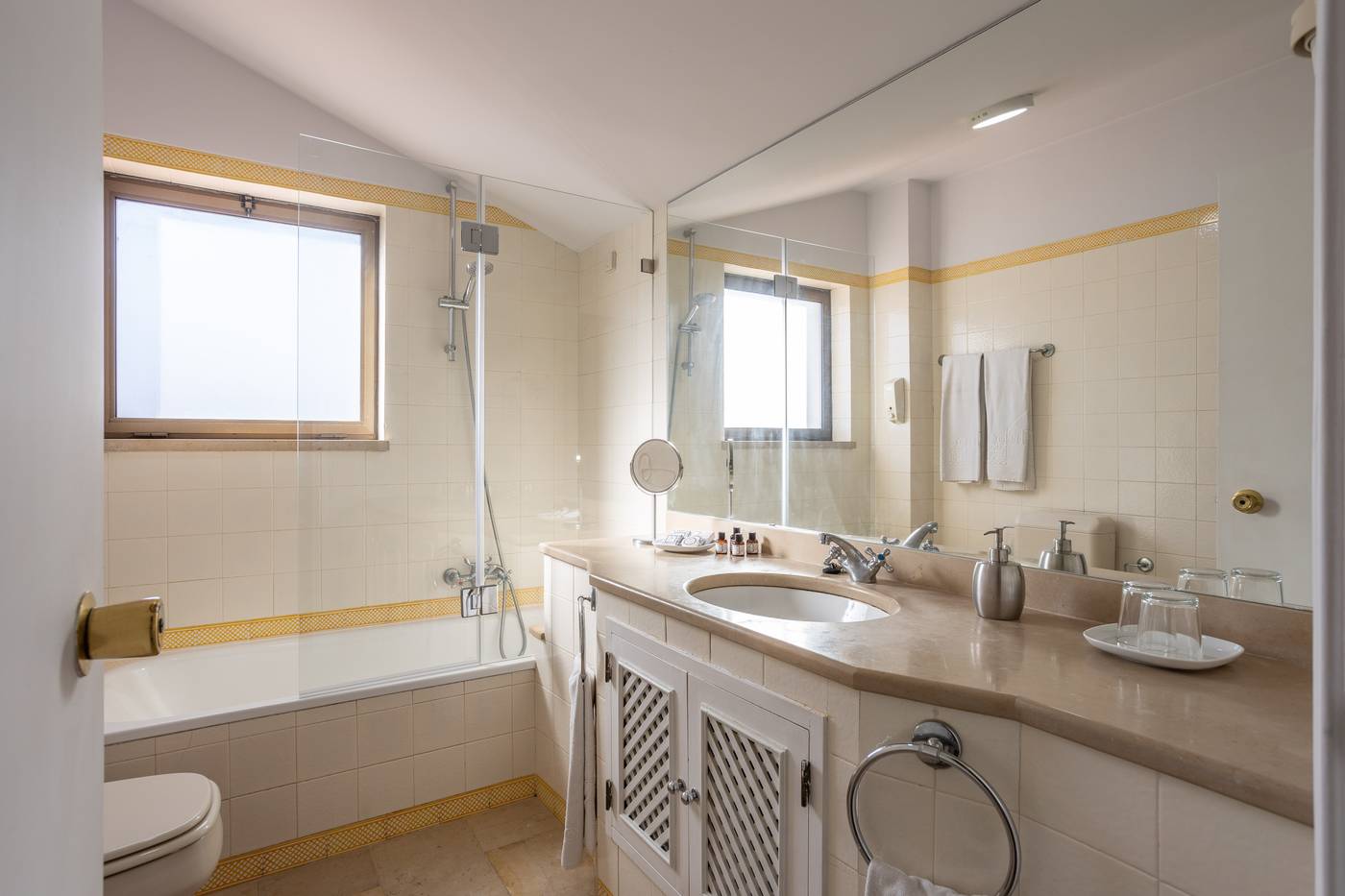 Clube-Do-Lago-Room-37