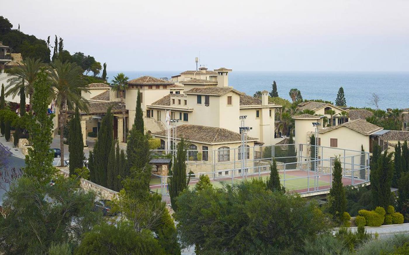 Columbia Beach Hotel