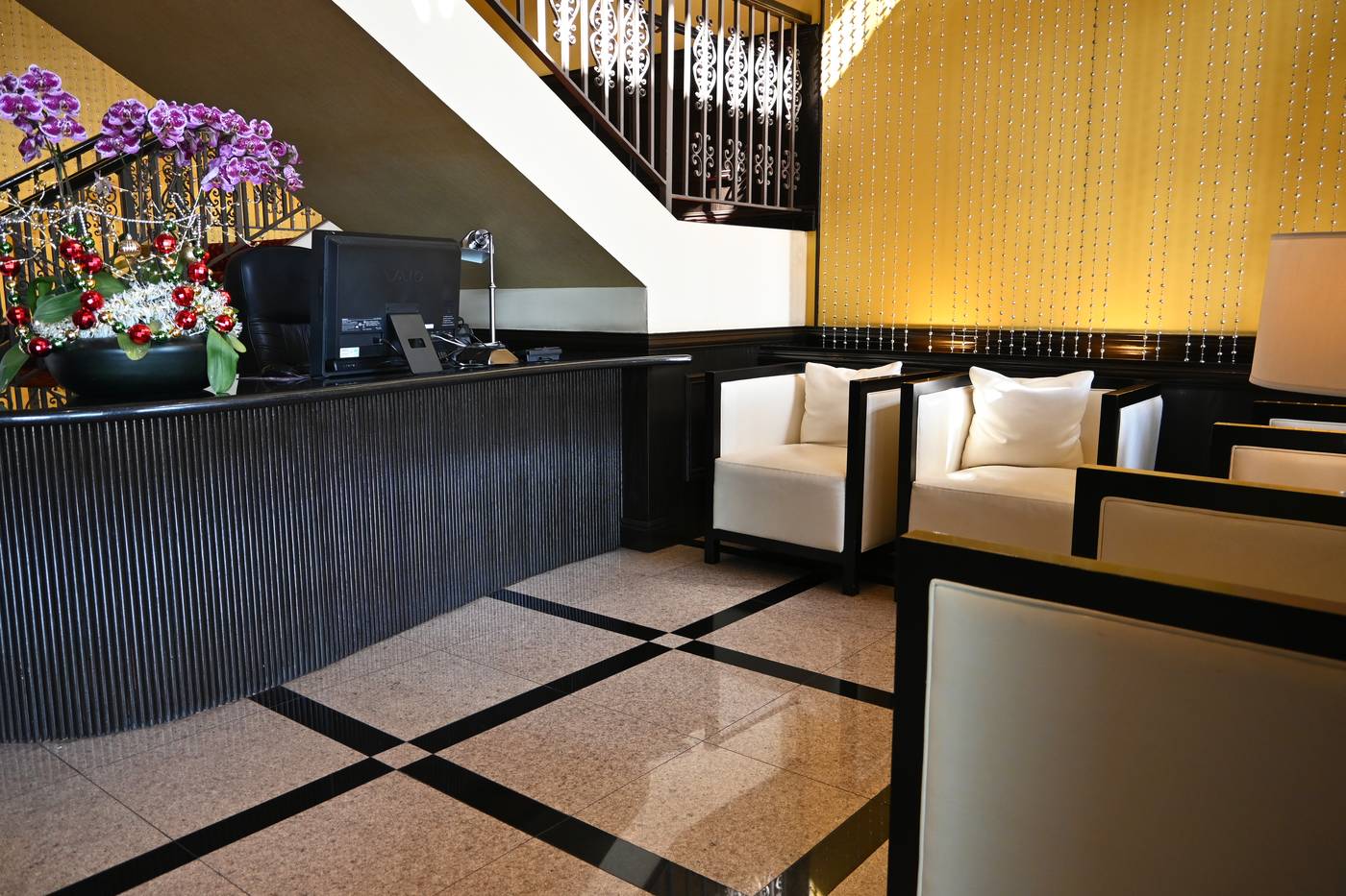 The-Hotel-Fullerton-Anaheim-Lobby-3