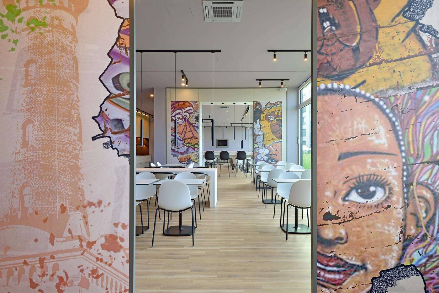 B-B-Hotel-Koln-Ehrenfeld-Restaurant-13