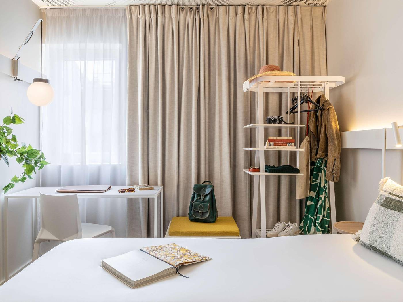 Ibis-Paris-Maine-Montparnasse-14th-Hotel-Room-1