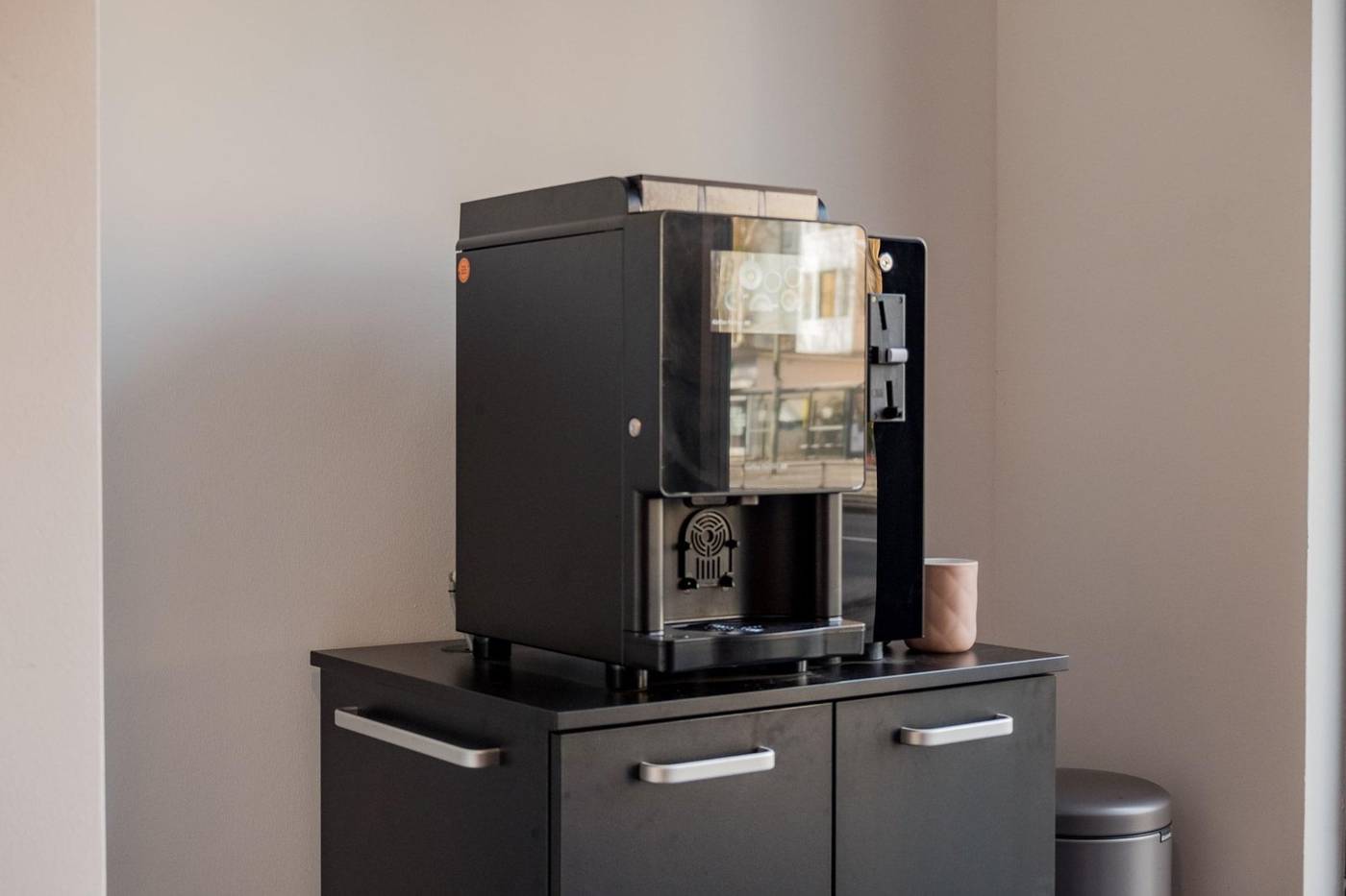 Nena-Apartments-Kreuzberg-61-Lobby-12