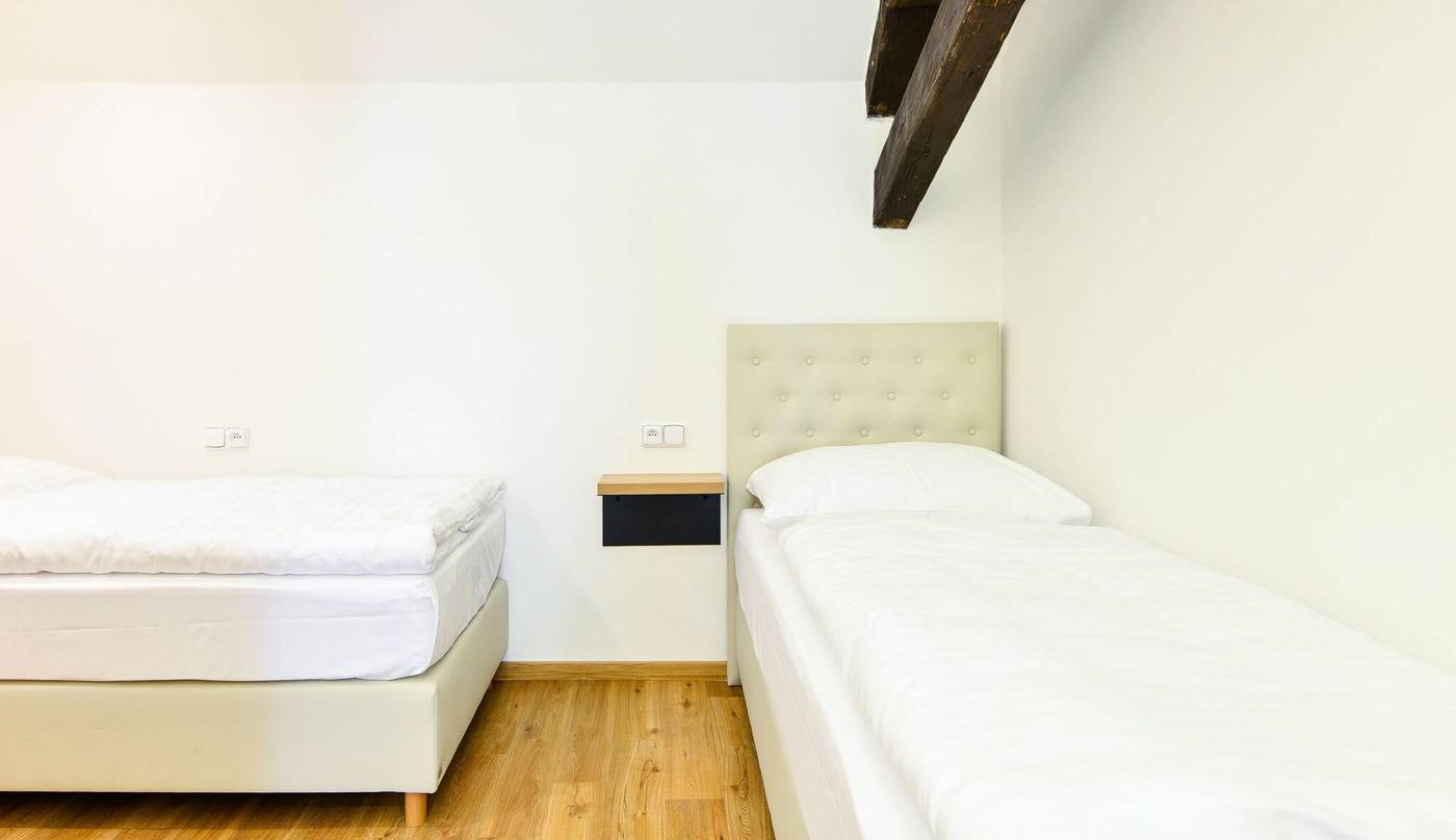 Hotel-Garden-Court-Room-40