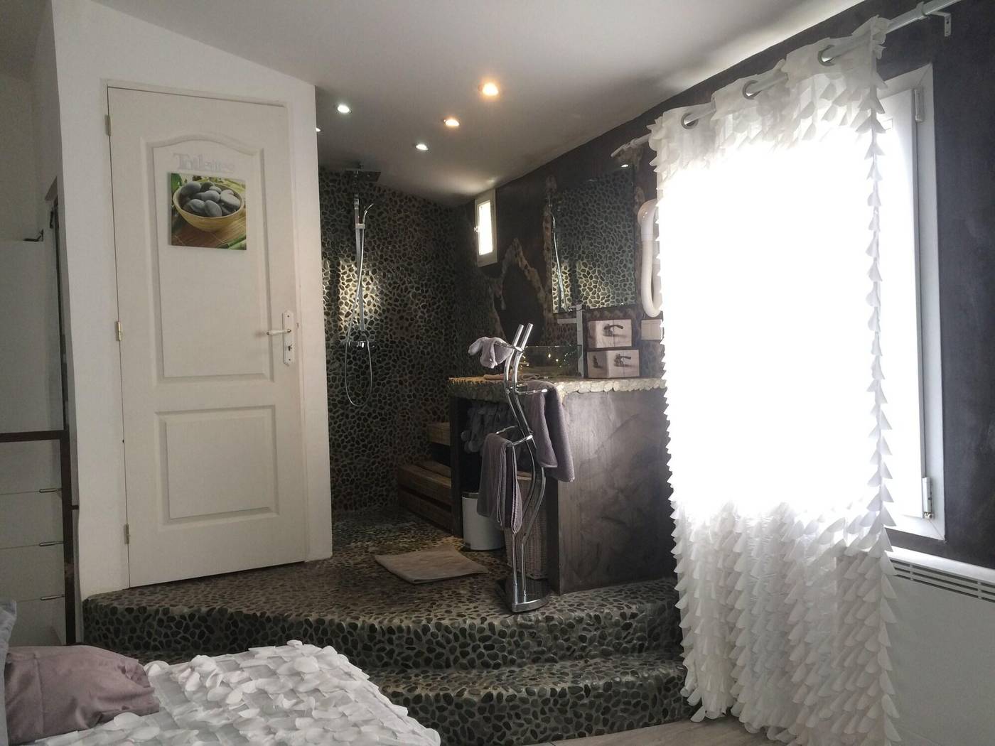 Les Chambres De Naevag-France-ST.-REMY-DE-PROVENCE-Room-9