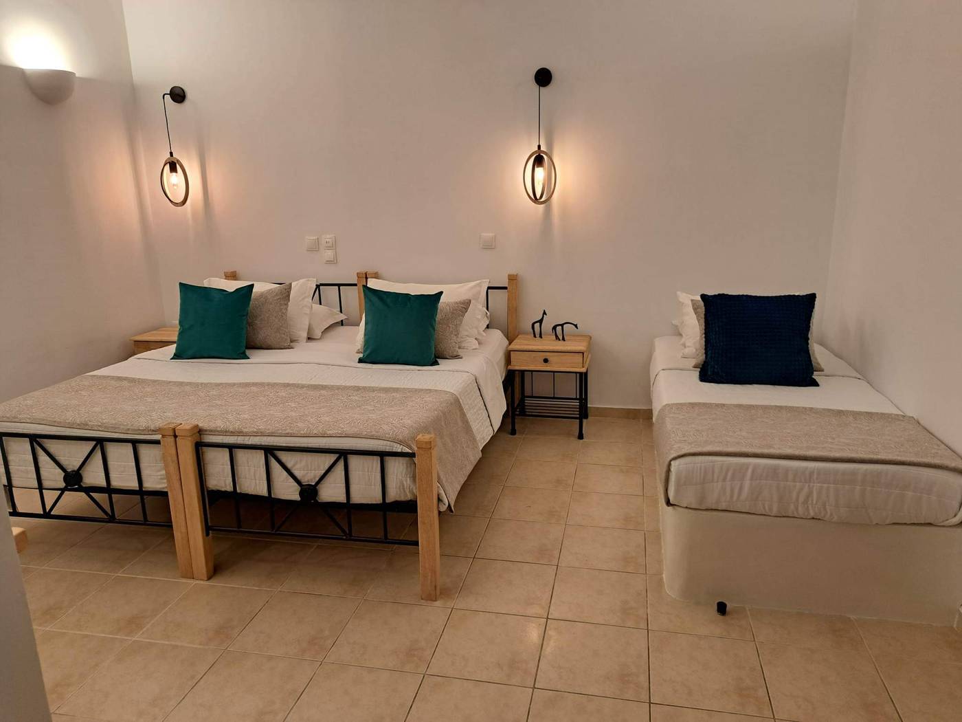 Amerisa-Suites-Room-14