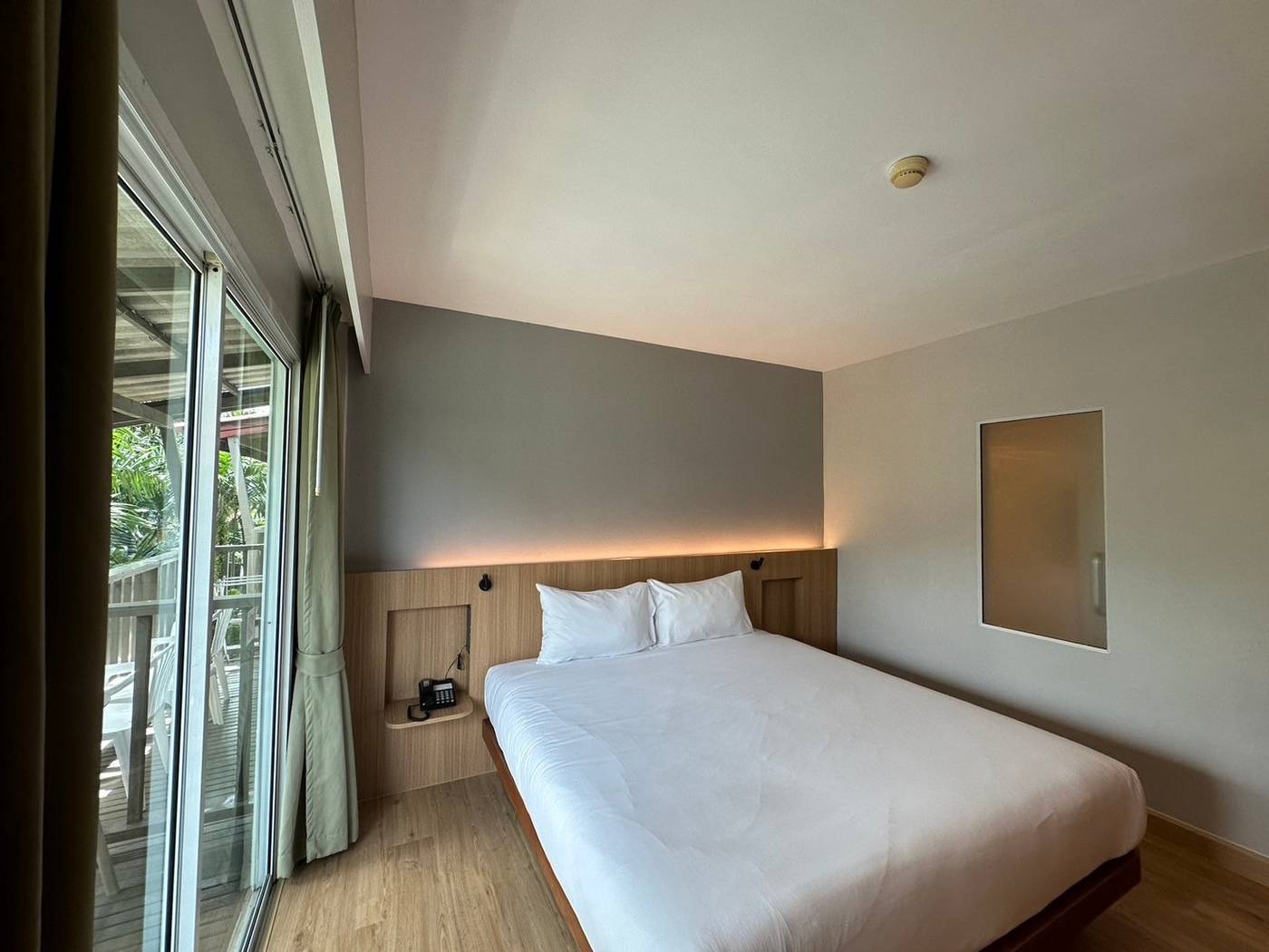 Baan-Karon-Resort-Room-17