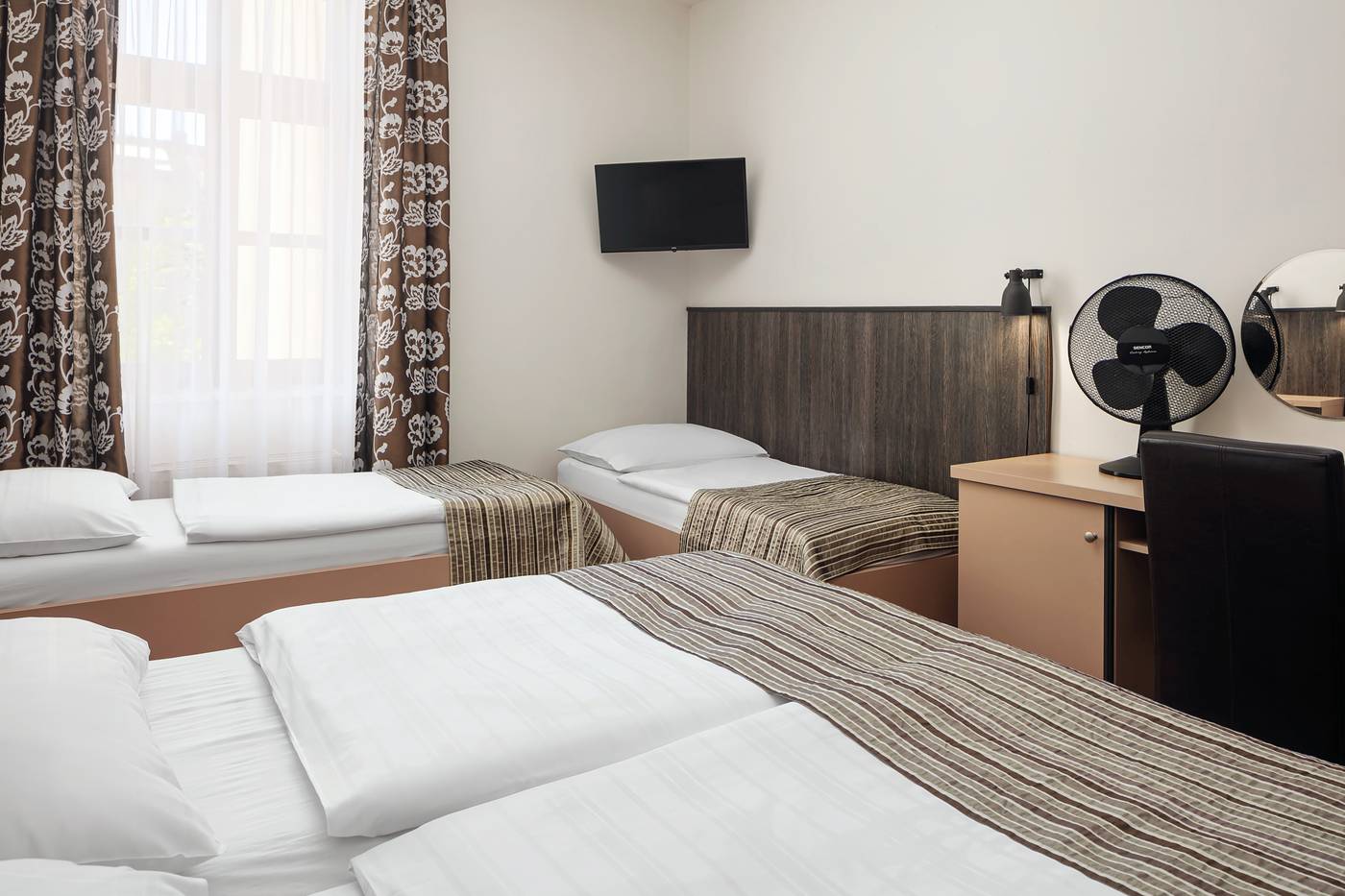 Superior-Hotel-Room-15