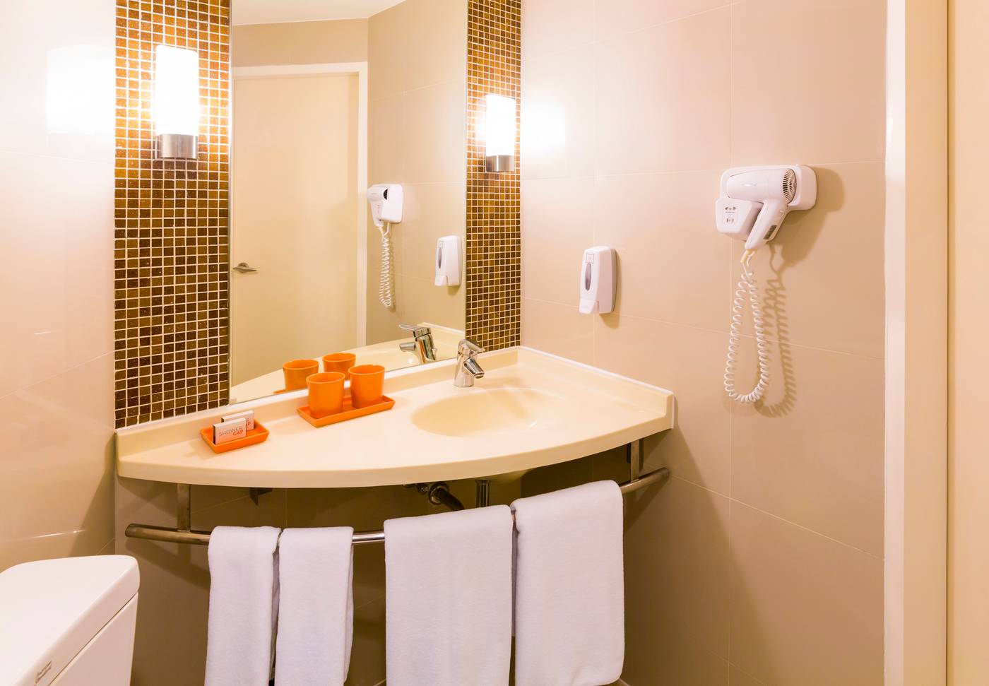 ibis-Bangkok-Siam-Room-15