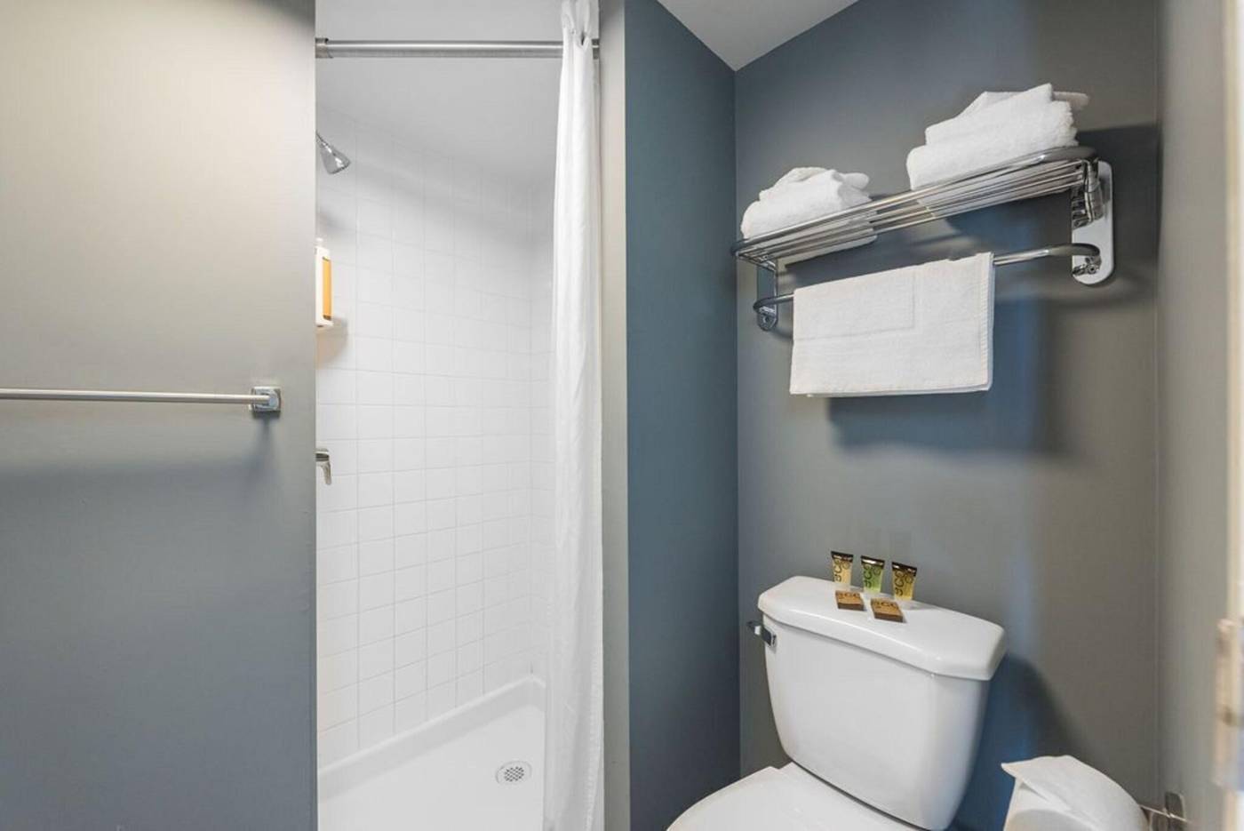 YWCA-Hotel-Vancouver-Room-31