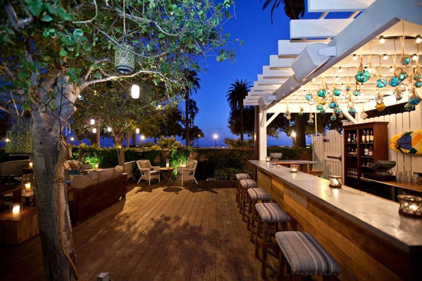 Fairmont-Miramar-Hotel---Bungalows-Bar-56