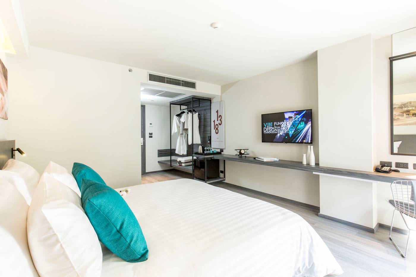Cross-Vibe-Bangkok-Sukhumvit-Room-33