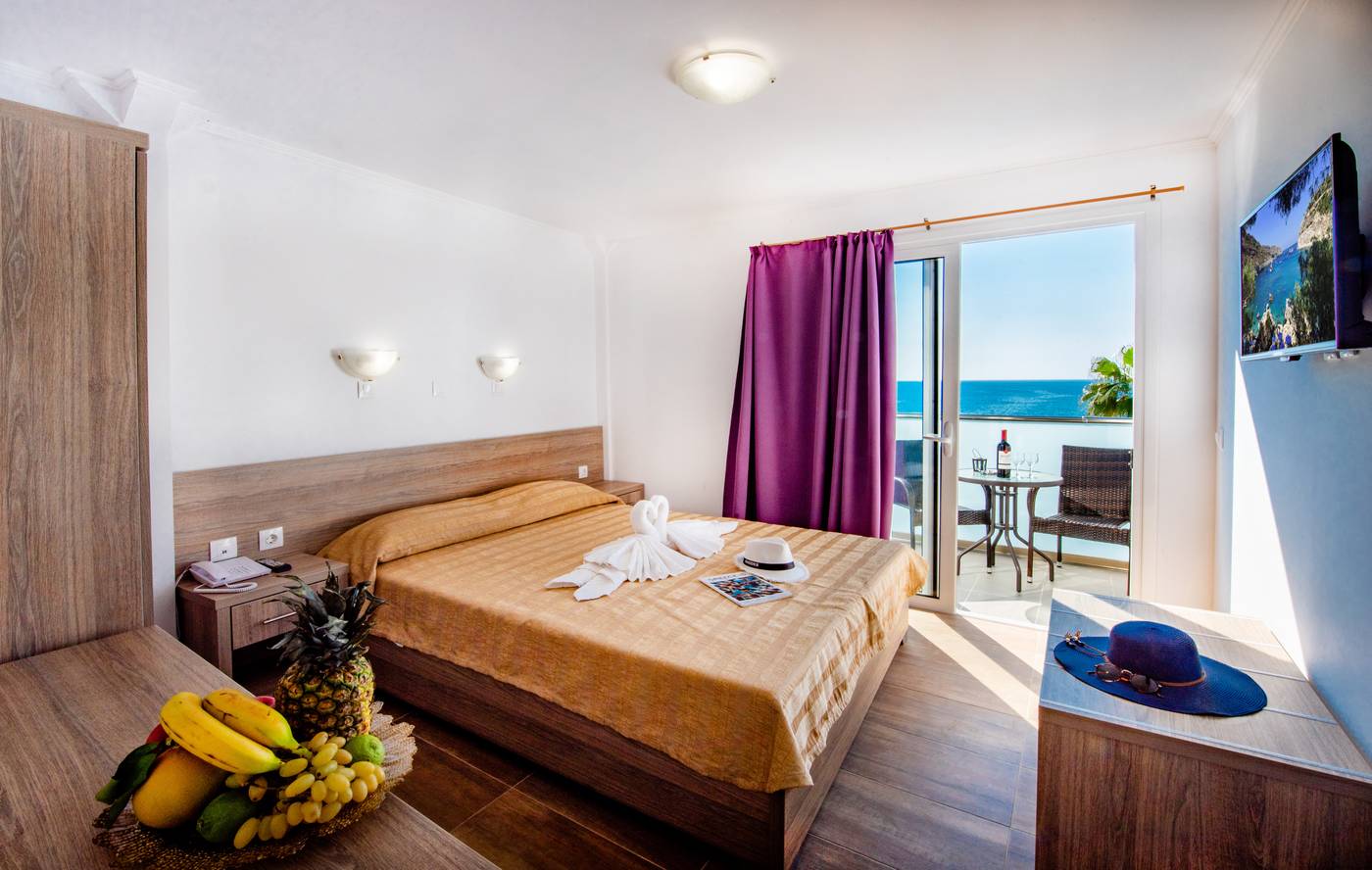 Ilyssion-Hotel-Room-14