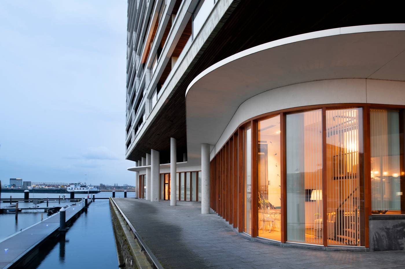 Eric-Vokel-Boutique-Apartments---Riverfront-Suites-General-view-4