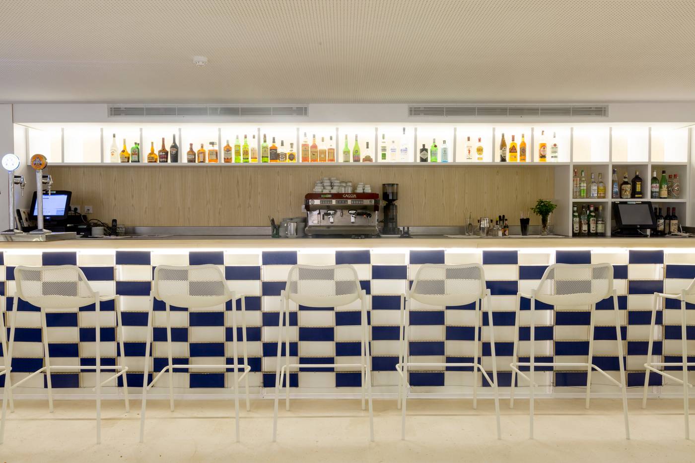 Ebano-Hotel-Apartments-Bar-38