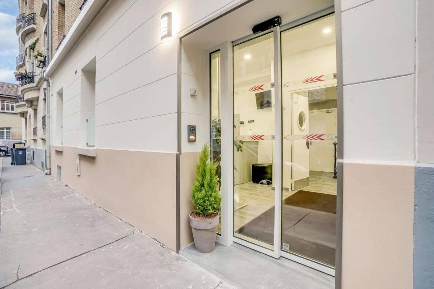 Paris-Hotel-Clichy-Room-3