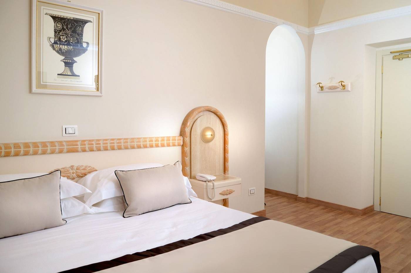 Grand-Hotel-Vittoria-Room-37