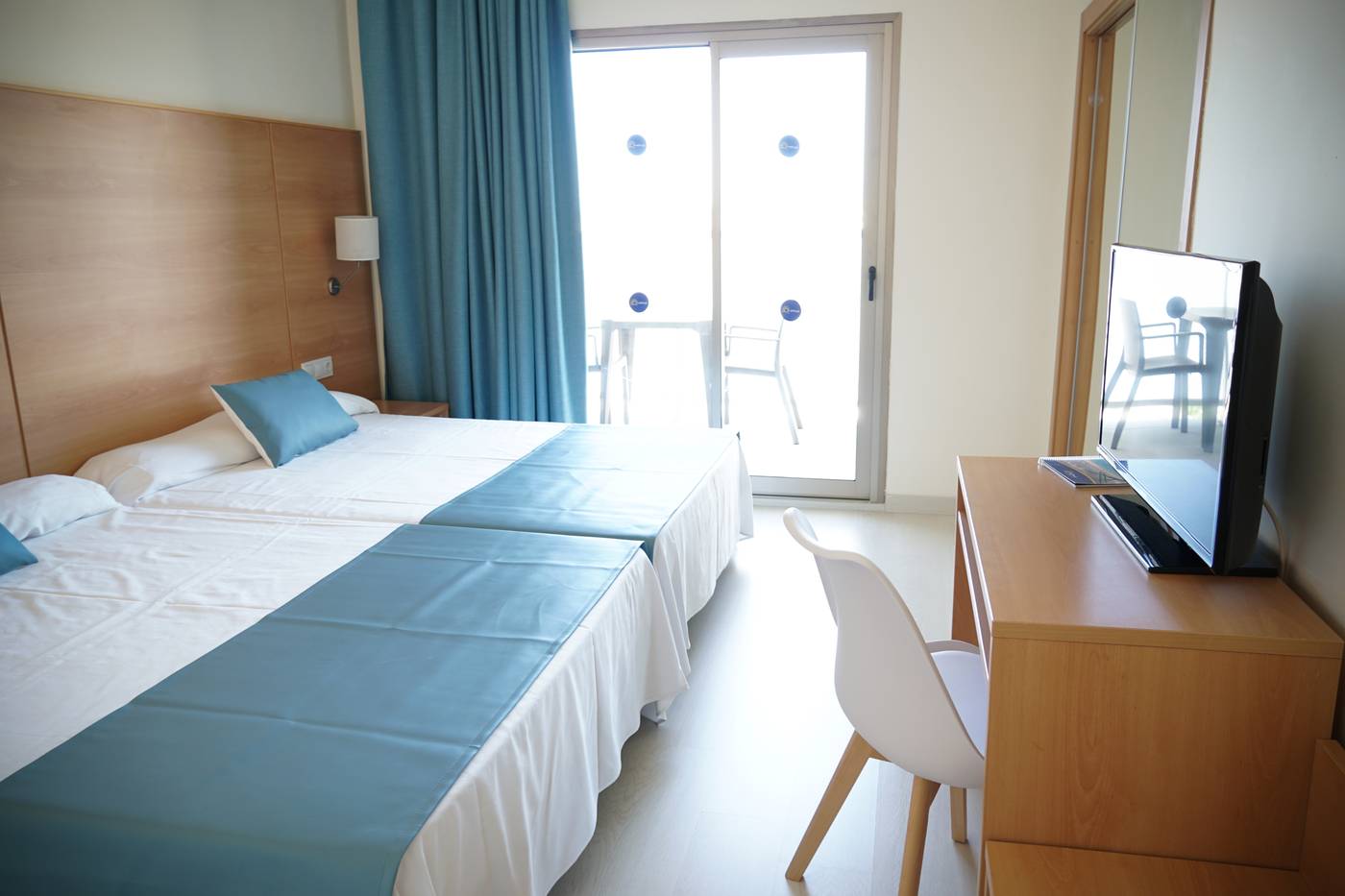 Ohtels-San-Salvador-Room-25