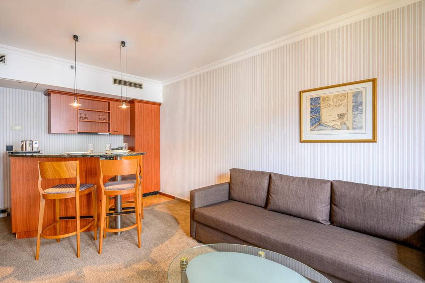 B-Aparthotel-Ambiorix-Room-8